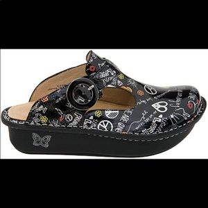 Algeria Slip on Clogs